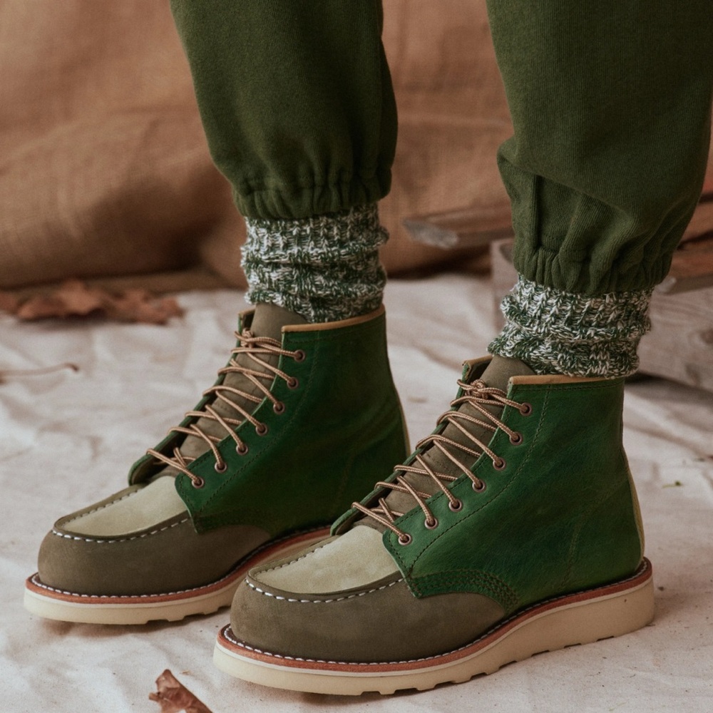 Red Wing NWT Woman’s 6” classic Moc Army Green - Picture 2 of 9